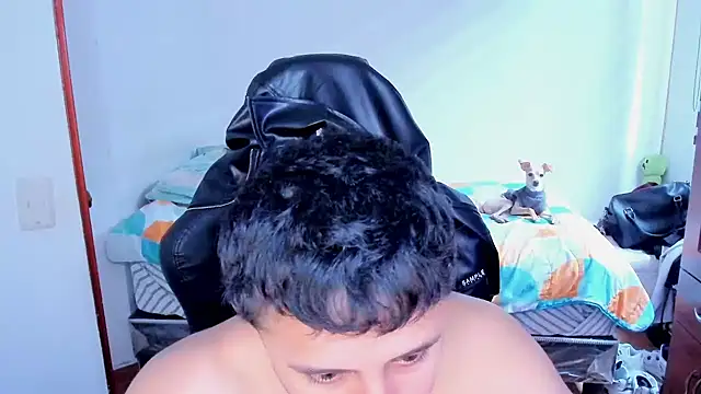 Tommy_Bred Adlı Modelin Web Kamerası Şovu
