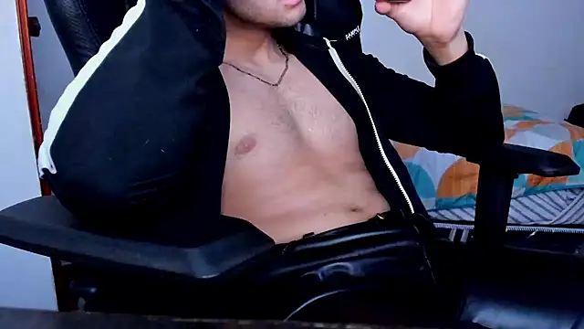 הופעת וובקאם של Tommy_Bred