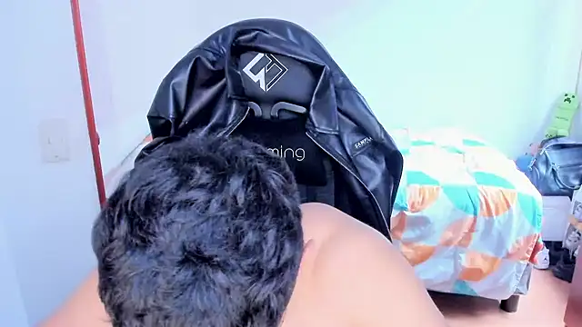 הופעת וובקאם של Tommy_Bred