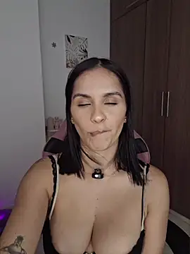 heyshaa's Live Chat Room
