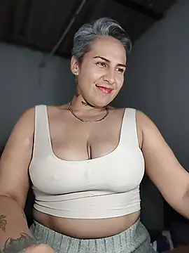 XXX chat uživo modela Yessi_rousse