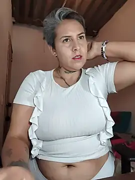 Chat +18 de Yessi_rousse ao vivo