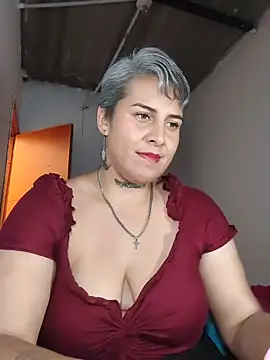 Yessi_rousse লাইভ XXX চ্যাট