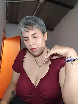 Chat XXX en directo de Yessi_rousse
