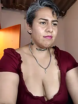 Yessi_rousse Adlı Modelin Canlı XXX Sohbeti