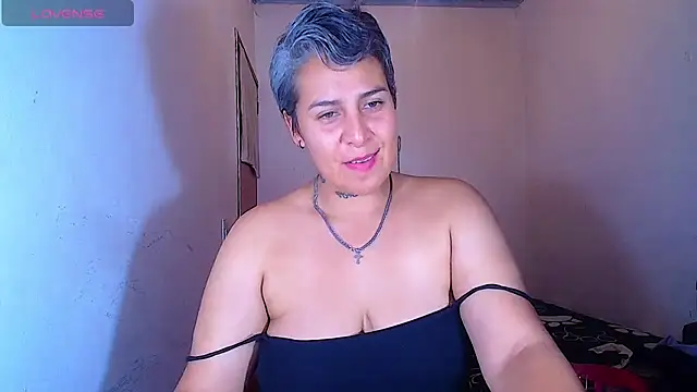 Yessi_rousse Chat XXX in diretta