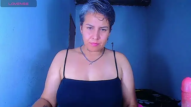 Živý XXX chat Yessi_rousse