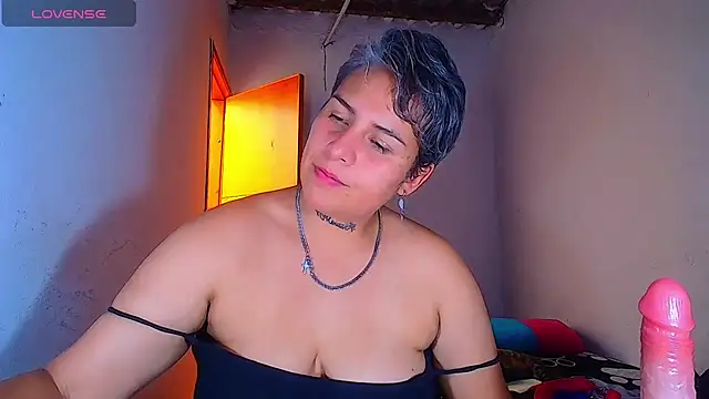 Chat +18 de Yessi_rousse ao vivo