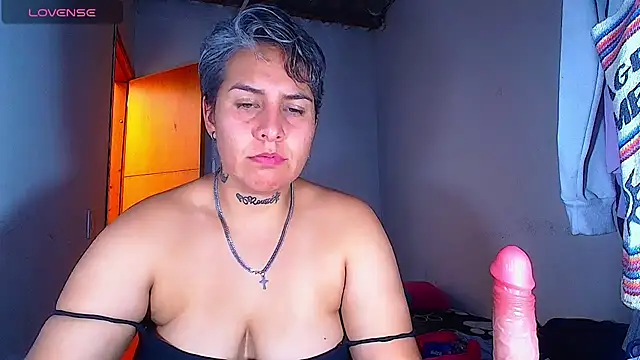 Czat XXX na żywo – Yessi_rousse