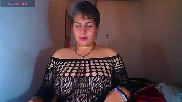 Yessi_rousse's Webcam Show