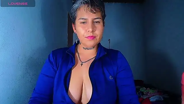 Chat +18 de Yessi_rousse ao vivo
