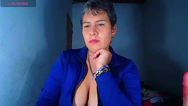 Yessi_rousse's Live XXX Chat