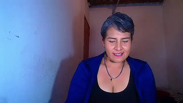 Yessi_rousse's Webcam Show