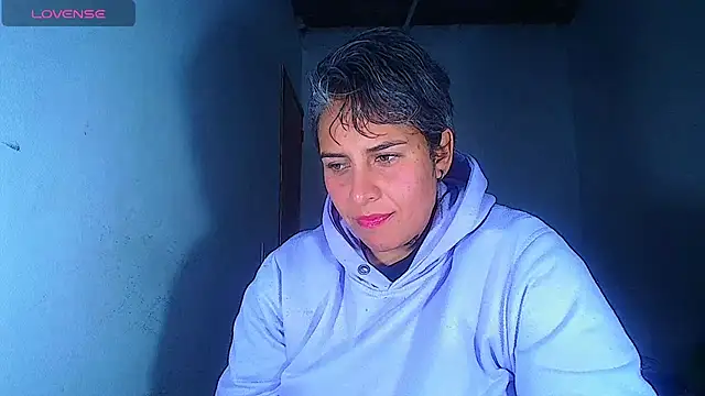 Yessi_rousse Adlı Modelin Canlı XXX Sohbeti