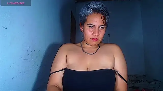 Yessi_rousse – Naživo XXX chat