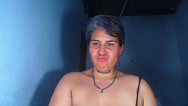 Yessi_rousse Chat XXX in diretta