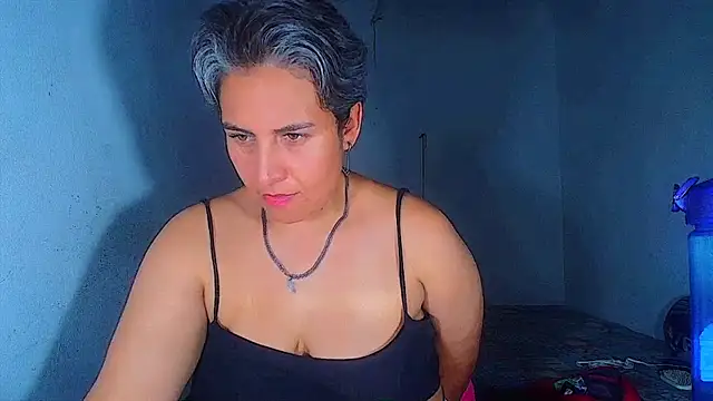 Yessi_roussen Live XXX chat