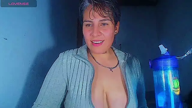 Yessi_rousse's Live XXX Chat