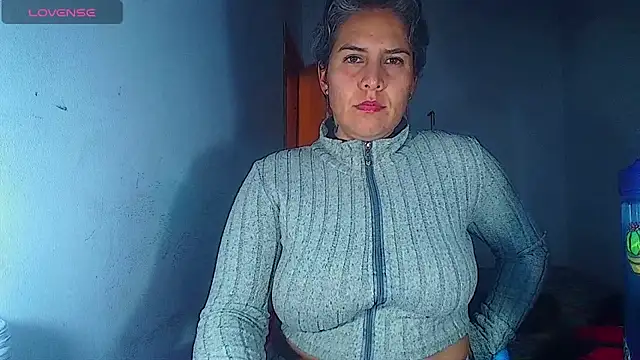 Chat XXX en directo de Yessi_rousse
