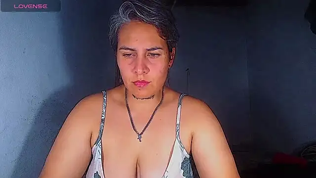 Yessi_rousse XXX чат на живо
