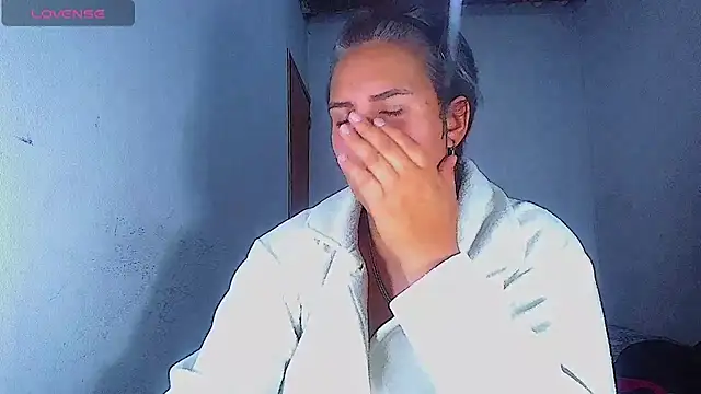 Živý XXX chat Yessi_rousse