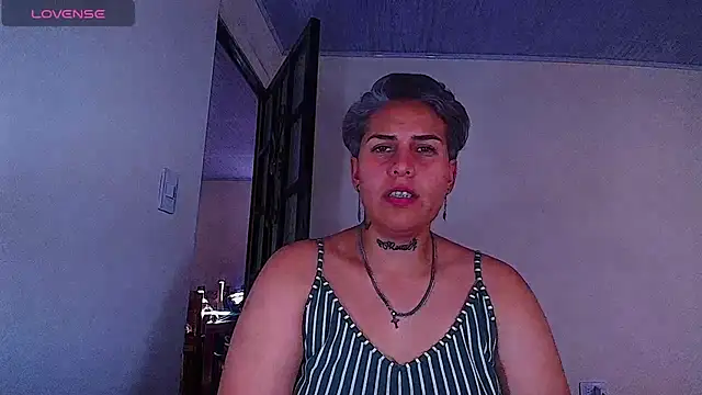 Yessi_rousse's Webcam Show