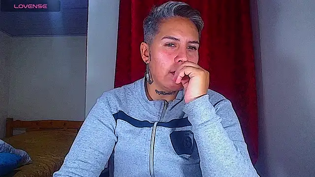 Yessi_rousse Chat XXX in diretta