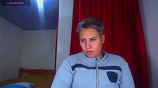 XXX chat uživo modela Yessi_rousse