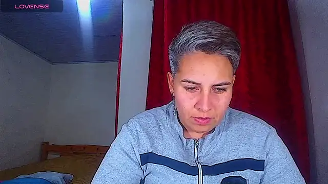 Yessi_rousse Chat XXX live