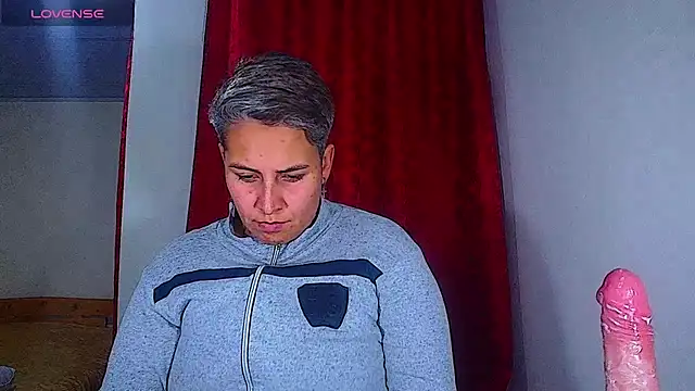Chat +18 de Yessi_rousse ao vivo