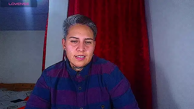 Chat XXX en directo de Yessi_rousse