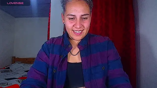Živý XXX chat Yessi_rousse