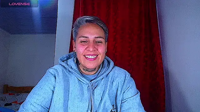 Chat +18 de Yessi_rousse ao vivo