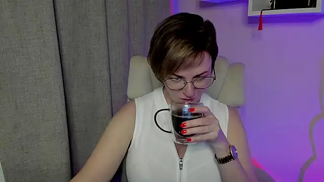 feliziaDesire Chat XXX in diretta