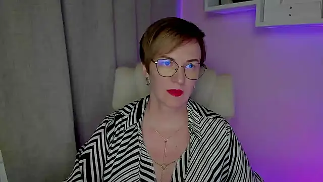 feliziaDesire Adlı Modelin Canlı XXX Sohbeti