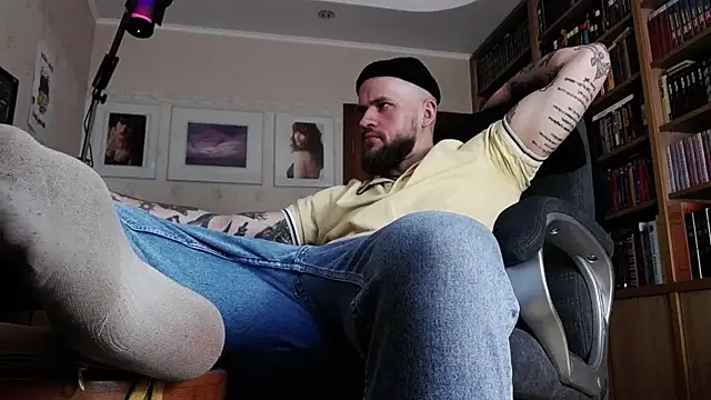 Pokazy przed kamerką – FindomJason