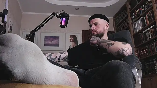 Show modela FindomJason na web-kameri