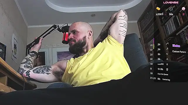 padr3jason: διαδικτυακό σόου στην κάμερα