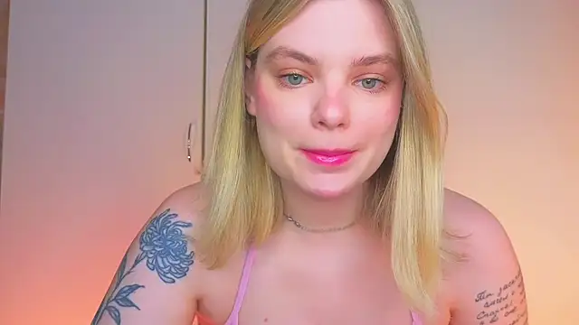 Hottie_Jane élő XXX-chatje