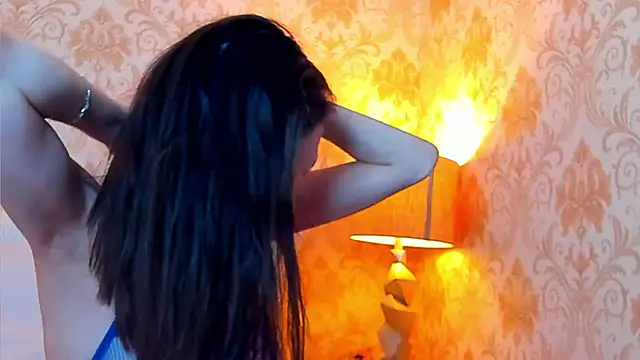 JuliaHunts Adlı Modelin Canlı Sohbet Odası