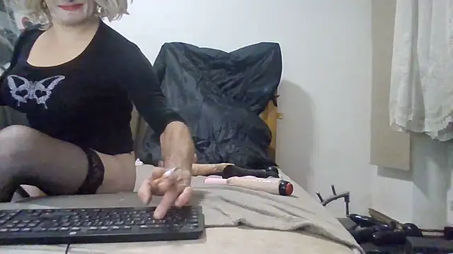 Show modela TsMe777@xh na web-kameri