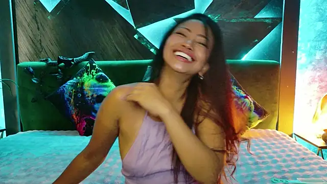 ElyaQuinn Chat XXX in diretta