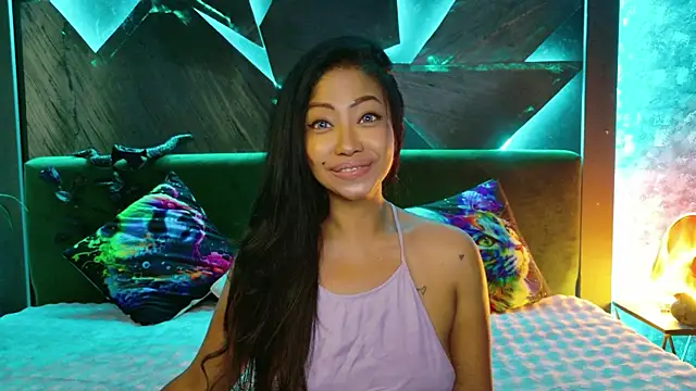 ElyaQuinn Show in webcam