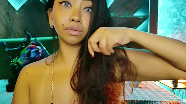 ElyaQuinn Pertunjukan Webcam