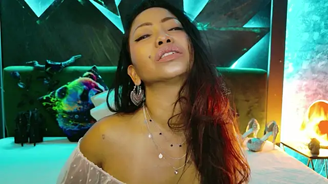 แชท XXX สดของ ElyaQuinn