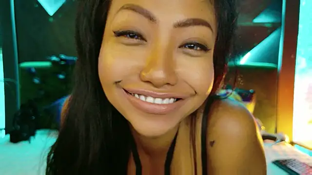 ElyaQuinn Pertunjukan Webcam