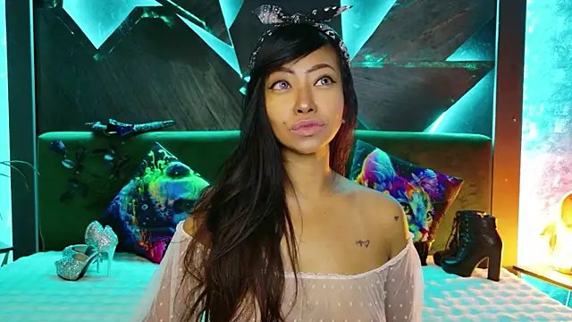 XXX chat uživo modela ElyaQuinn