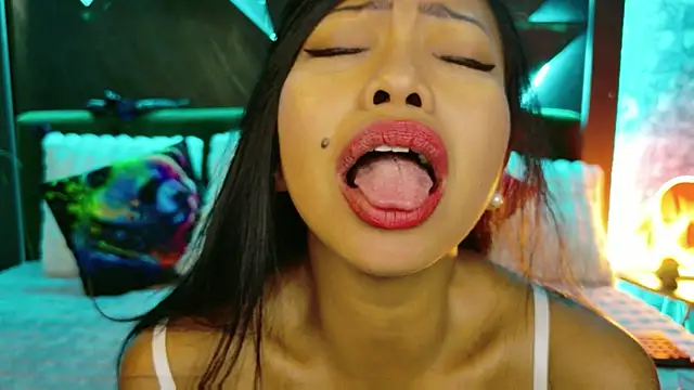 ElyaQuinn 现场XXX聊天