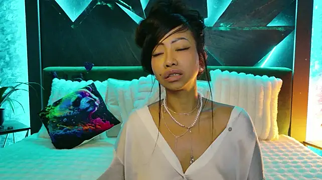 ElyaQuinn's Webcam Show