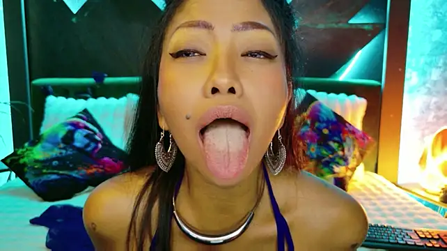 Czat XXX na żywo – ElyaQuinn